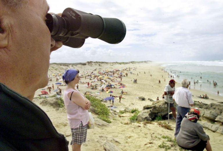 BANHOS INTERDITADOS NA PRAIA DO PEDRÓGÃO, LEIRIA
