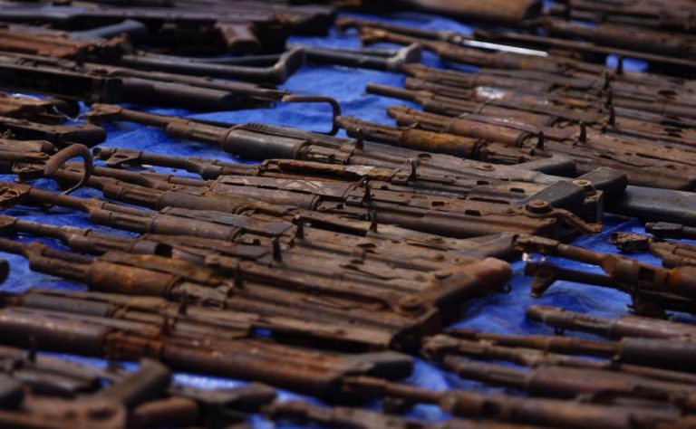 PELO MENOS 38 GUERRILHEIROS DA RENAMO ENTREGARAM AS ARMAS NO CENTRO DE MOÇAMBIQUE