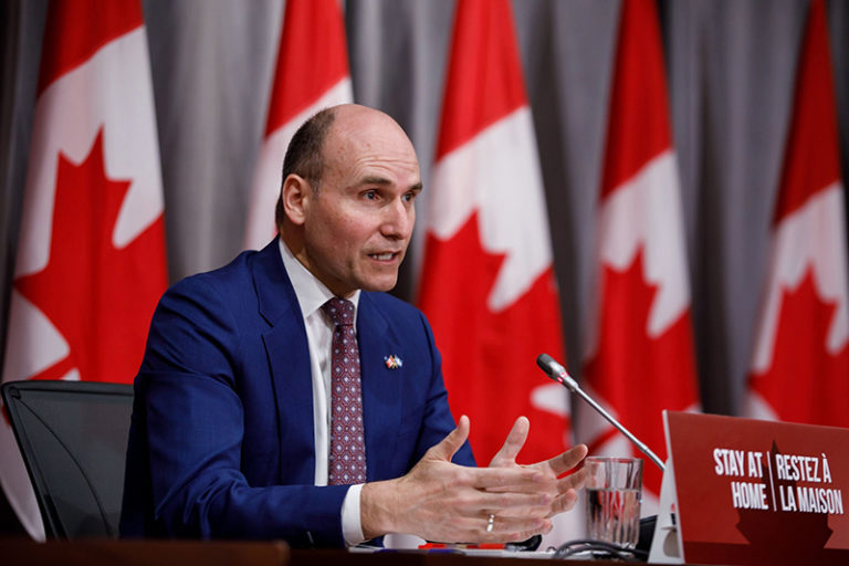 Foto jornal: Jean-Yves Duclos/Facebook