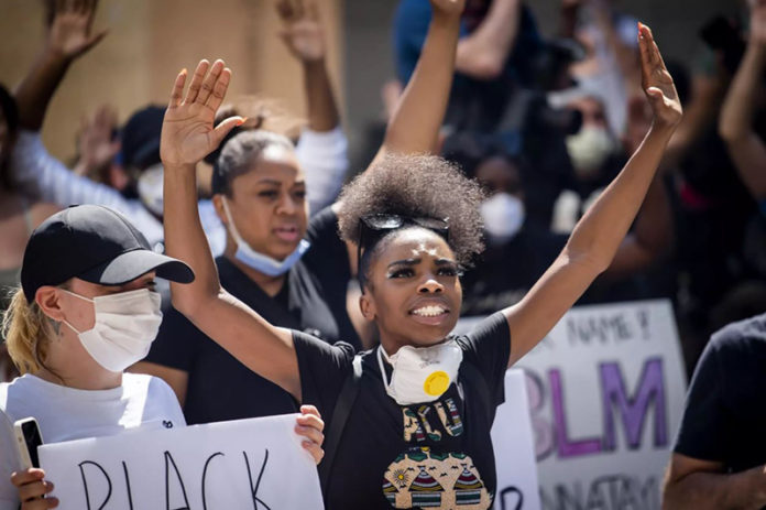 Foto jornal: Cocomango4/Twitter