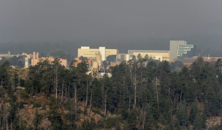 LABORATÓRIO NUCLEAR NORTE-AMERICANO DE LOS ALAMOS INVESTIGA CONTAMINAÇÃO DE FUNCIONÁRIOS COM PLUTÓNIO
