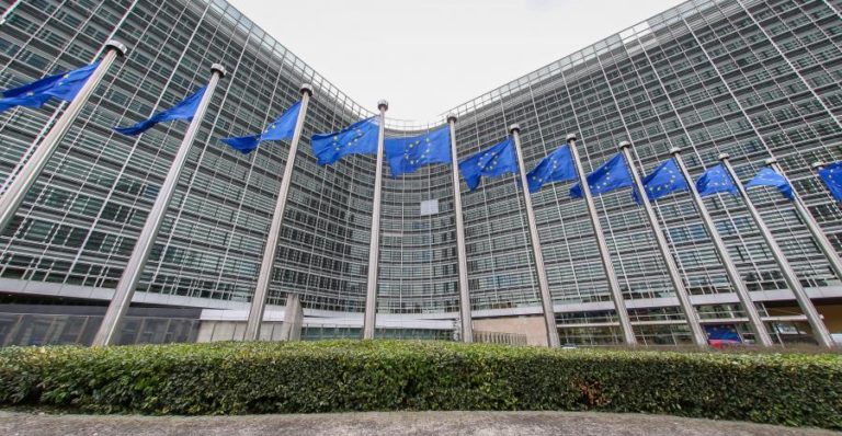 COVID-19: COMISSÃO EUROPEIA PEDE NÃO DISCRIMINAÇÃO NAS RESTRIÇÕES A VIAGENS NA UE