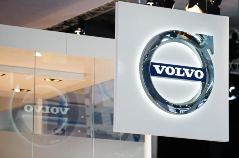 LUCRO DO GRUPO SUECO VOLVO CAI 79% ATÉ JUNHO PARA 316 MILHÕES DE EUROS