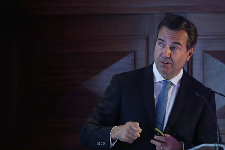 ANTÓNIO HORTA OSÓRIO ANUNCIA SAÍDA DO LLOYDS A PARTIR DE JUNHO DO PRÓXIMO ANO