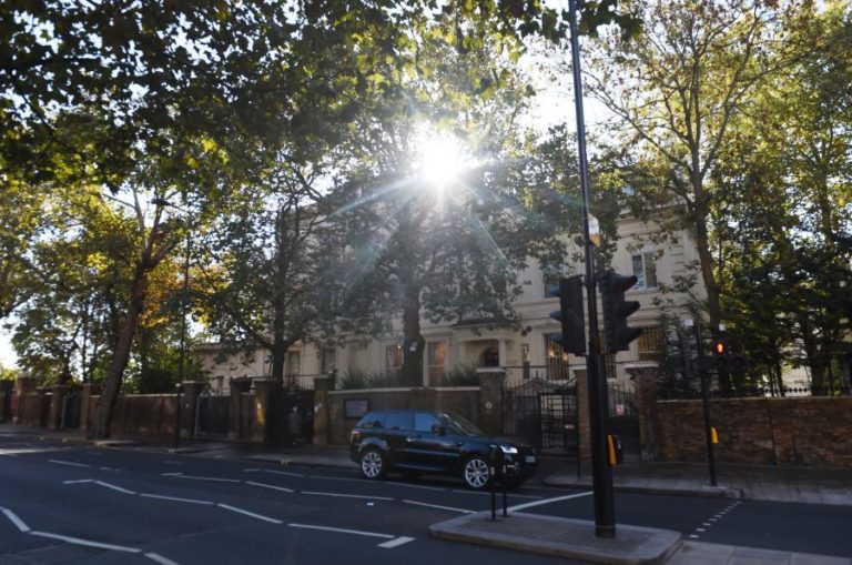 DIREITOS HUMANOS: RÚSSIA AMEAÇA RESPONDER ÀS SANÇÕES “HOSTIS” DE LONDRES