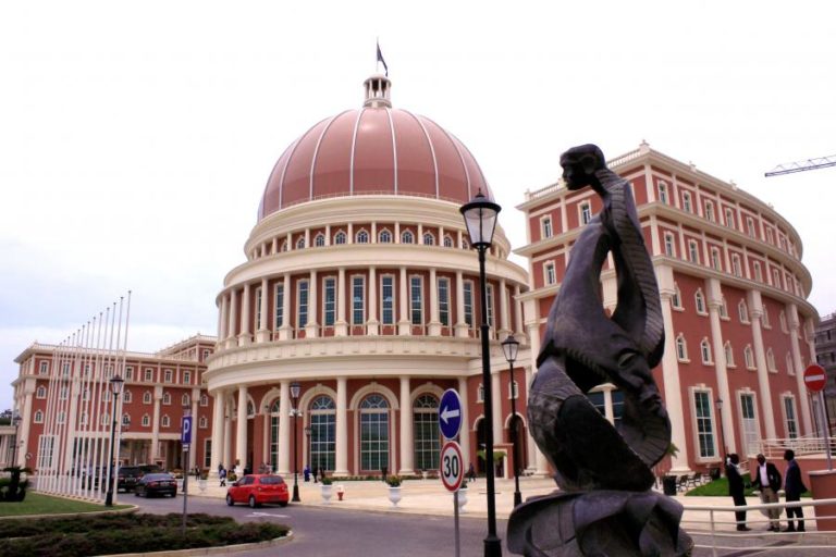 ASSEMBLEIA NACIONAL DE ANGOLA APROVA ORÇAMENTO GERAL DE ESTADO REVISTO PARA 2020