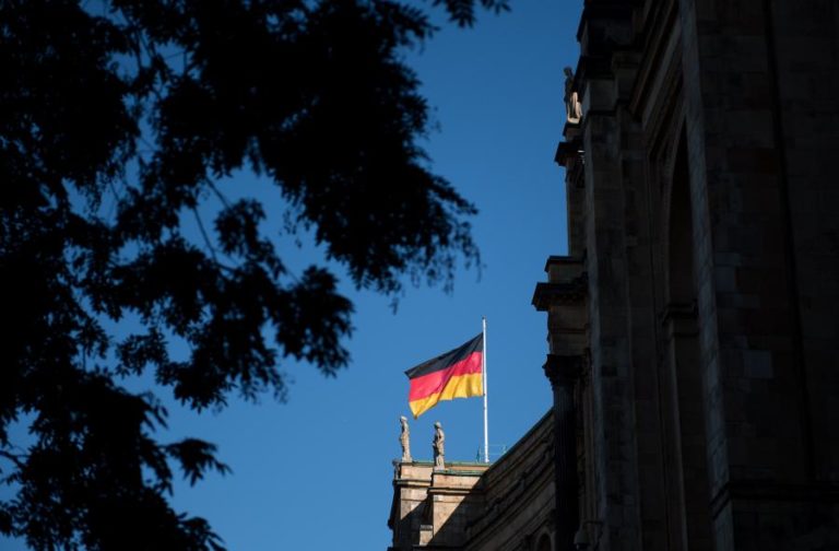 PIB DA ALEMANHA CONTRAI-SE 10,1% NO 2.º TRIMESTRE