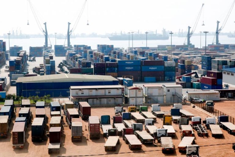 QUATRO EMPRESAS ESTRANGEIRAS E UMA ANGOLANA NA CORRIDA À CONCESSÃO DO PORTO DE LUANDA