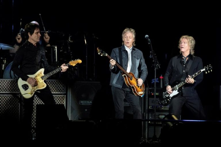 COVID-19: MCCARTNEY, STONES E ED SHEERAN QUEREM APOIO DO GOVERNO BRITÂNICO PARA A MÚSICA