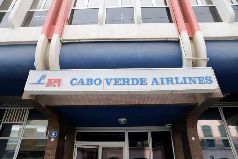 COVID-19: GOVERNO QUER REVISÃO DOS OBJETIVOS DA CABO VERDE AIRLINES