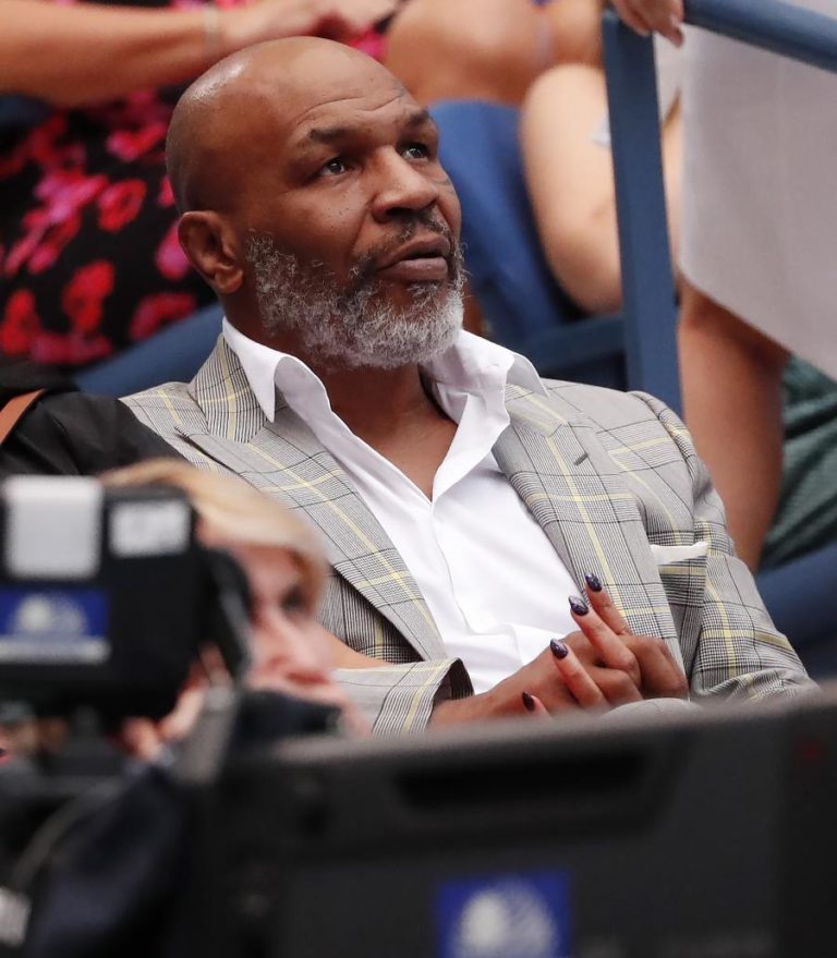 MIKE TYSON REGRESSA AOS RINGUES AOS 54 ANOS PARA COMBATE DE EXIBIÇÃO
