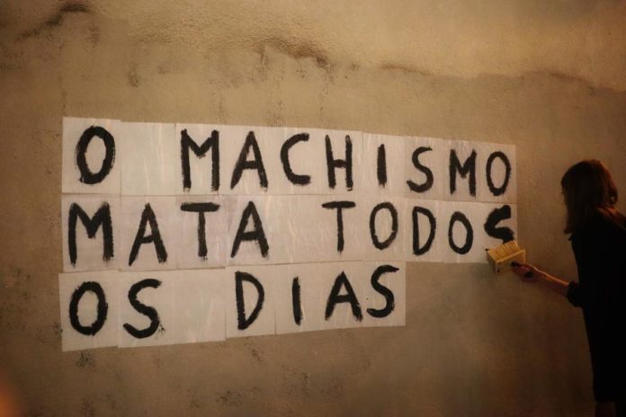 27071194.jpg