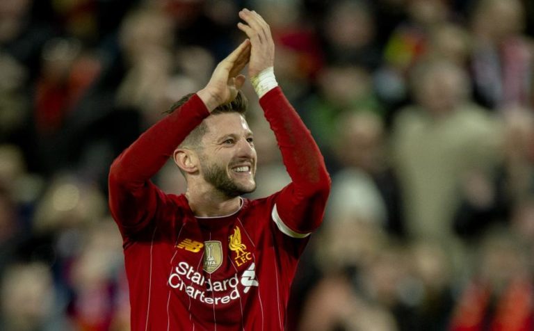 ADAM LALLANA DEIXA O LIVERPOOL AO FIM DE SEIS ÉPOCAS NO CLUBE