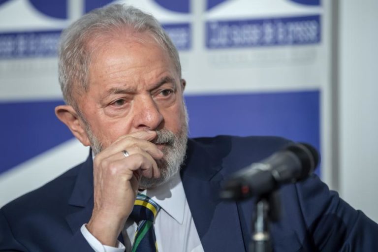 COVID-19: LULA DIZ QUE BOLSONARO INVENTOU O SEU CONTÁGIO PARA PROMOVER A CLOROQUINA