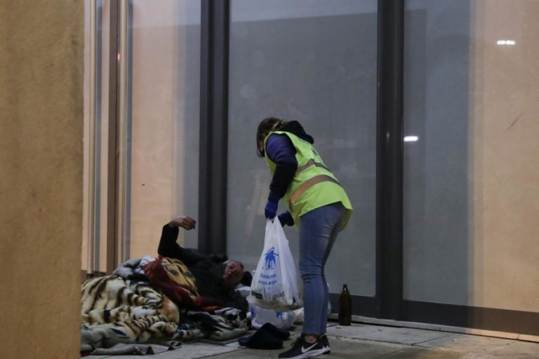 SETE MUNICÍPIOS DA ÁREA METROPOLITANA DE LISBOA COM 1,8 ME PARA APOIO A SEM-ABRIGO