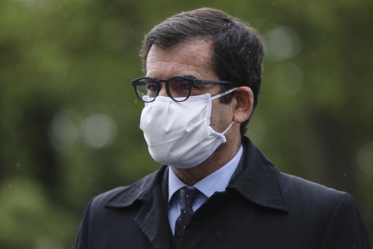 COVID19: MORERIA GARANTE QUE NÃO VAI AUMENTAR IMPOSTOS NO PORTO POR CAUSA DA PANDEMIA
