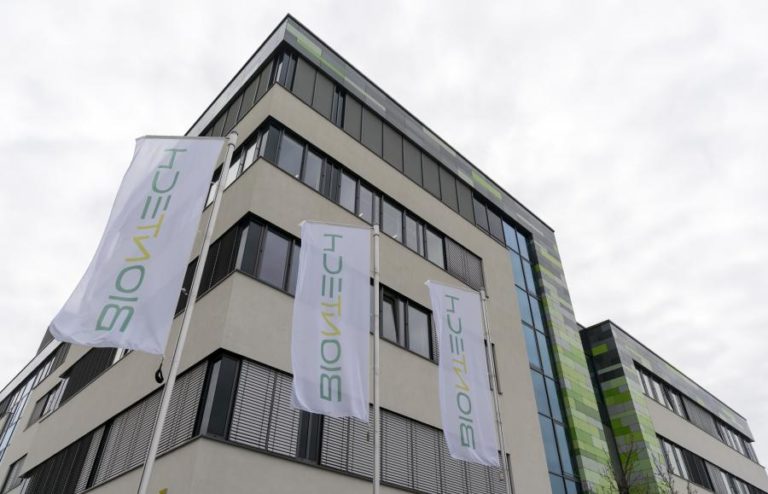 COVID-19: BRASIL AUTORIZA TESTES DE VACINAS DESENVOLVIDAS PELA PFIZER E BIONTECH