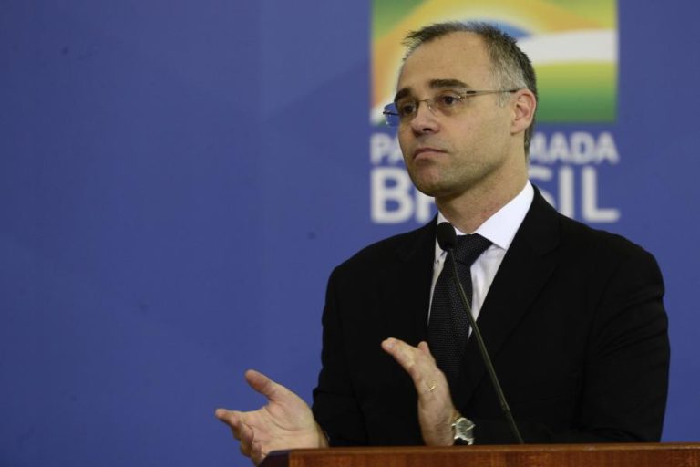 MINISTRO DA JUSTIÇA DO BRASIL NEGA POSSIBILIDADE DE INTERFERÊNCIA NA POLÍCIA FEDERAL