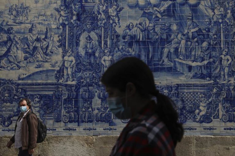 COVID-19: INQUÉRITO DA DECO APONTA MEDO DE ESPAÇOS PÚBLICOS E CANCELAMENTOS DE FÉRIAS