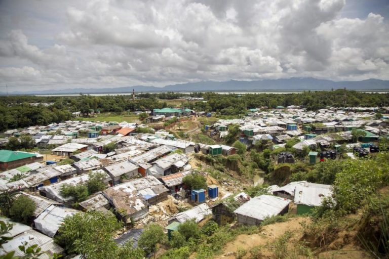 COVID-19: BANGLADESH DIZ QUE CONTEVE EPIDEMIA NOS CAMPOS DE REFUGIADOS ROHINGYA