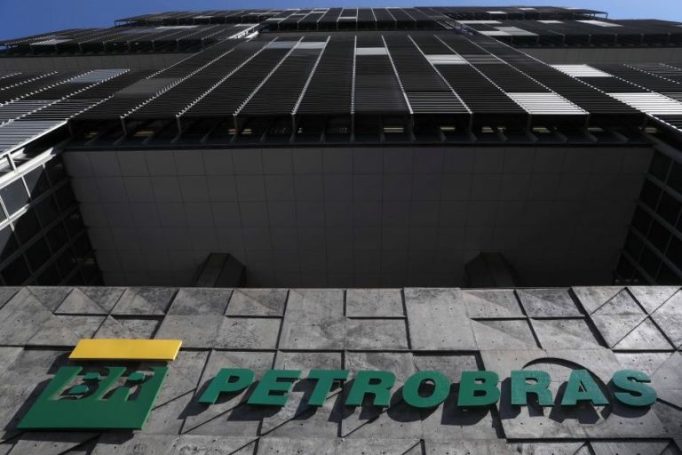 BRASILEIRA PETROBRAS PÕE À VENDA A SUA PARTICIPAÇÃO NA SUBSIDIÁRIA DE BIODIESEL