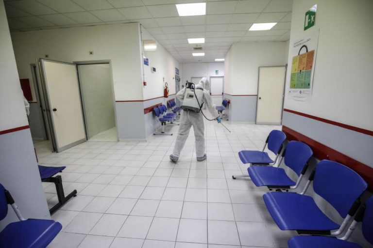 COVID-19: ITÁLIA REGISTA MAIS 15 MORTOS NAS ÚLTIMAS 24 HORAS