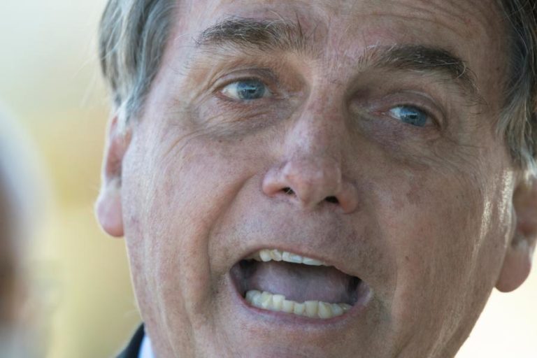 COVID-19: OPOSITORES DESEJAM RECUPERAÇÃO DE BOLSONARO MAS CRITICAM POSTURA DO PR NA PANDEMIA