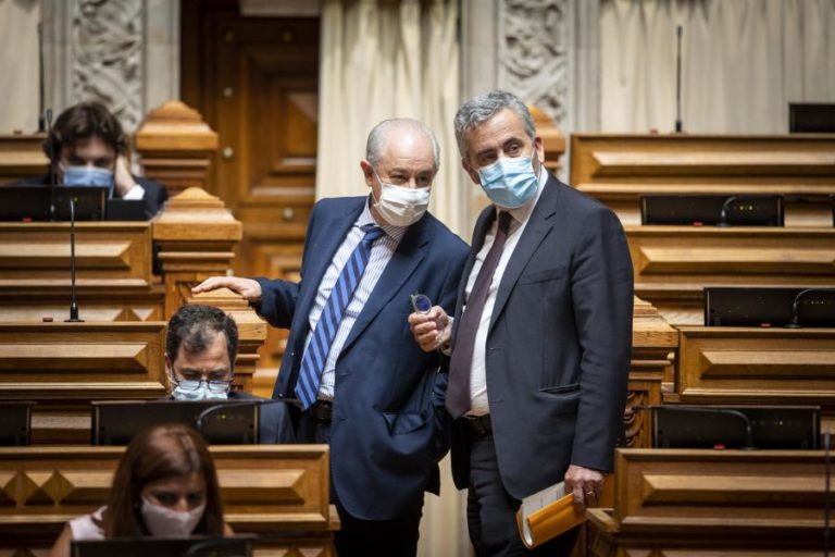 PSD RECUA EM PROPOSTA QUE PRETENDIA DEBATER ESTADO DE SÍTIO OU EMERGÊNCIA EM 41 MINUTOS