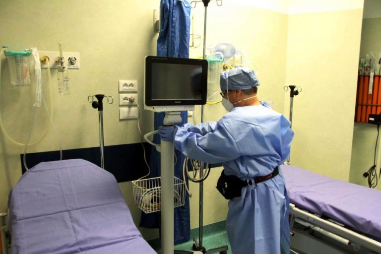 COVID-19: ITÁLIA REGISTA MAIS TRÊS MORTES, REGIÃO DE ROMA ADMITE CONFINAMENTOS