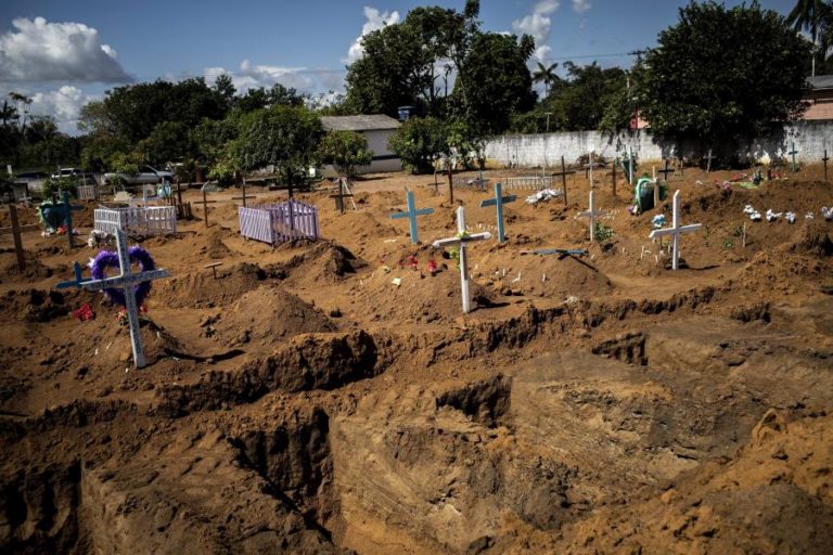 COVID-19: PANDEMIA JÁ PROVOCOU MAIS DE 610 MIL MORTES E 14,7 MILHÕES DE INFETADOS