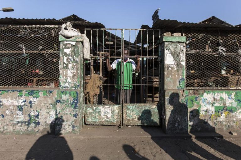 COVID-19: AUTORIDADES MOÇAMBICANAS ENCERRAM 90 ESTABELECIMENTOS COMERCIAIS EM 15 DIAS