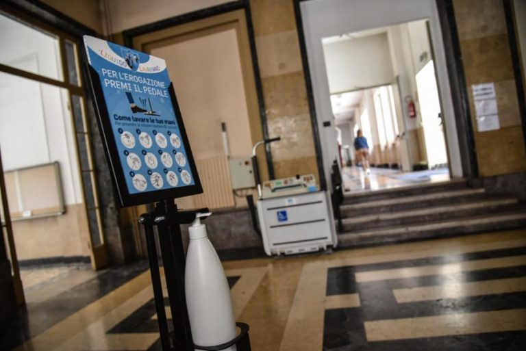 COVID-19: ITÁLIA REGISTA AUMENTO DE NOVOS CASOS E 12 MORTOS NAS ÚLTIMAS 24 HORAS
