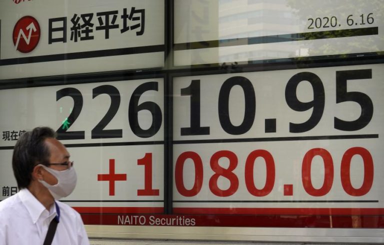 BOLSA DE TÓQUIO FECHA A GANHAR 1,83%