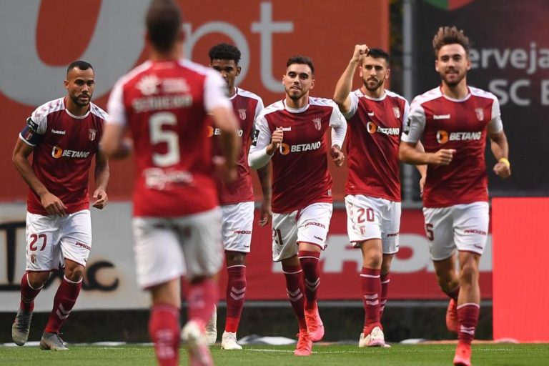 EX-DEFESA ARTUR JORGE ASSUME COMANDO TÉCNICO DO SPORTING DE BRAGA