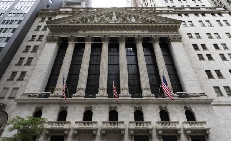 WALL STREET SEGUE MISTA EM DIA DE RESULTADOS DOS GRANDES BANCOS