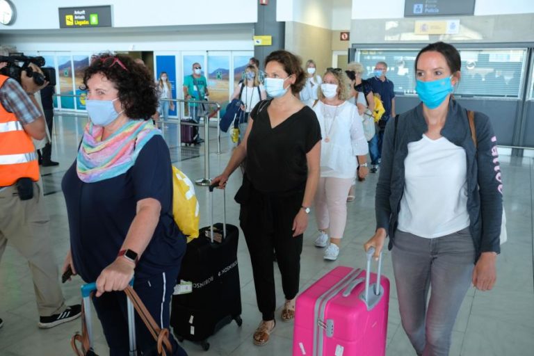 COVID-19: TOTAL DE CASOS NA ALEMANHA QUASE NOS 195 MIL DESDE INÍCIO DA PANDEMIA