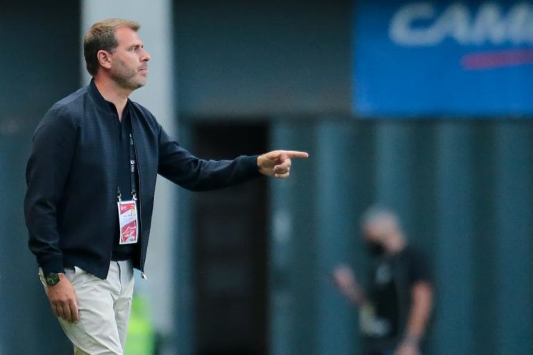 JOÃO HENRIQUES SAI DO SANTA CLARA DEPOIS DE DUAS ÉPOCAS DE RECORDES