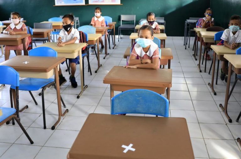 COVID-19: GOVERNO TIMORENSE PROMOVE REGRESSO ÀS AULAS EM SEGURANÇA
