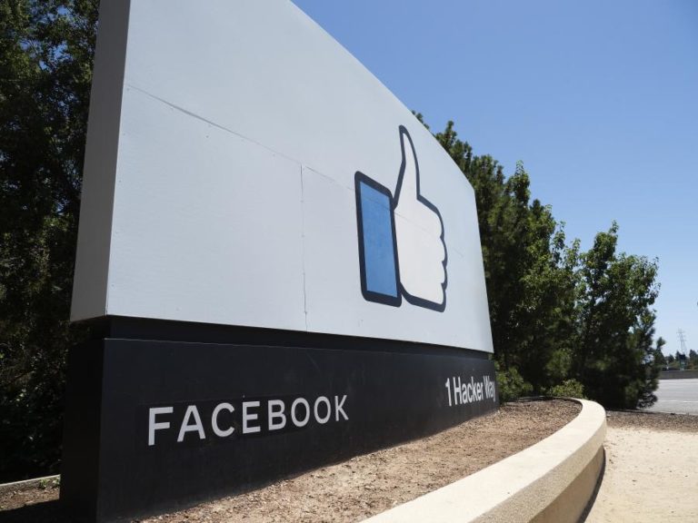 HONG KONG: FACEBOOK E WHATSAPP DEIXAM DE RESPONDER A PEDIDOS SOBRE UTILIZADORES