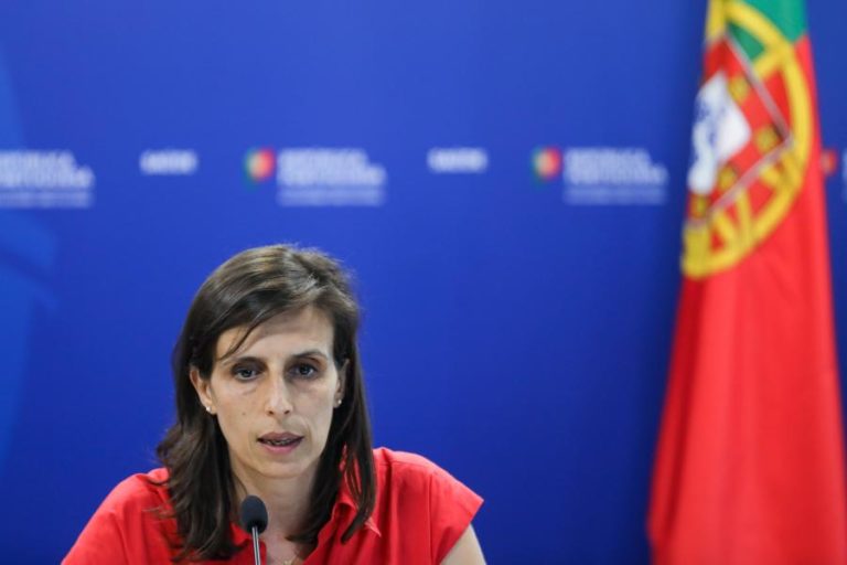 COVID-19: PORTUGAL DESCONHECE SE VAI CONTINUAR A TER ANTIVIRAL REMDESIVIR