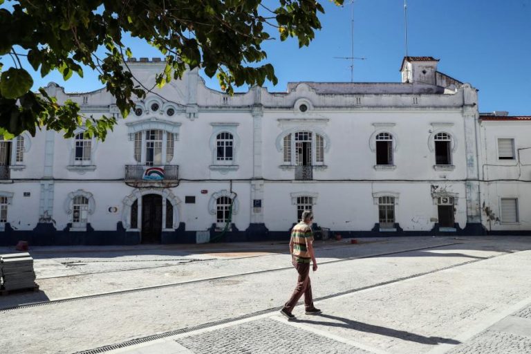 COVID-19: SINDICATO QUER LAR DE REGUENGOS DE MONSARAZ A CONTRATAR ENFERMEIROS