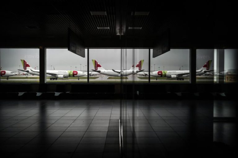 COVID-19: TAP GARANTE QUE “CUMPRE TODA A LEGISLAÇÃO” SOBRE DIREITOS DOS PASSAGEIROS