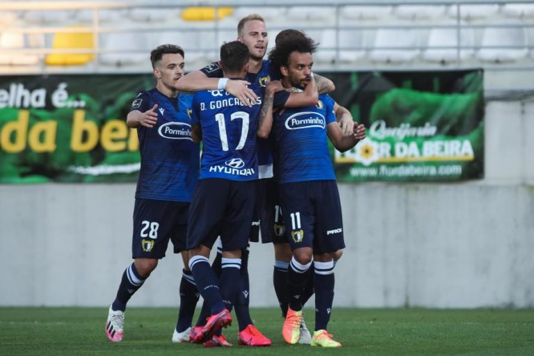 FAMALICÃO VENCE EM TONDELA E SOBE AO QUINTO LUGAR DA I LIGA
