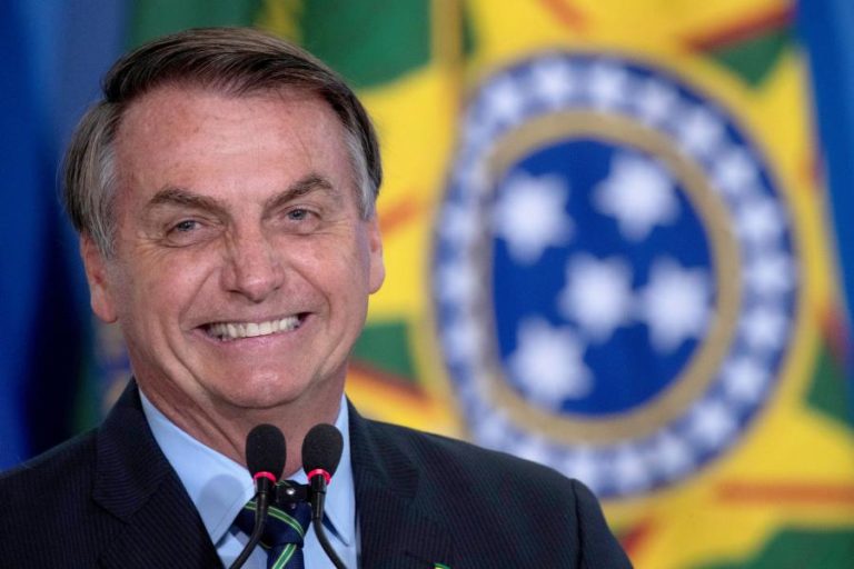 COVID-19: BOLSONARO DIZ QUE NENHUM PAÍS PRESERVOU VIDAS E EMPREGOS COMO O BRASIL