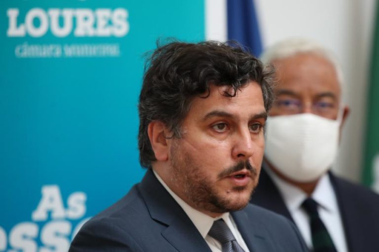 COVID-19: LOURES DIZ QUE HÁ CONDIÇÕES PARA DUAS FREGUESIAS SAÍREM DA CALAMIDADE