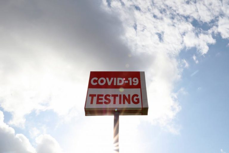 COVID-19: EUA REGISTAM 426 MORTOS E MAIS DE 57 MIL INFETADOS NAS ÚLTIMAS 24 HORAS