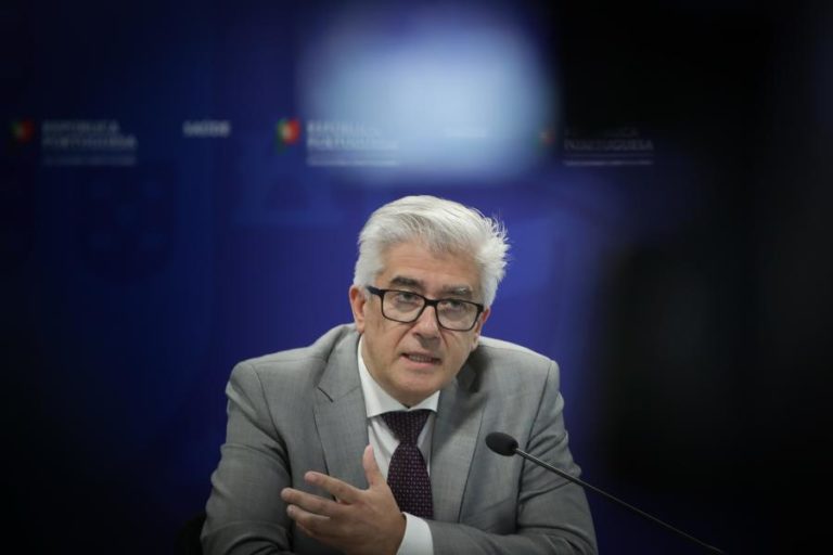 COVID-19: GOVERNO MELHORA RECOLHA DE DADOS SOBRE A DOENÇA PARA “REDUZIR ERROS”