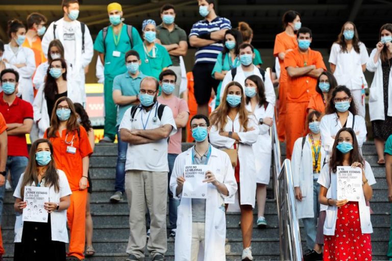 COVID-19: NOVOS CASOS EM ESPANHA SOBEM PARA 390 O NÚMERO MAIS ELEVADO DO ÚLTIMO MÊS