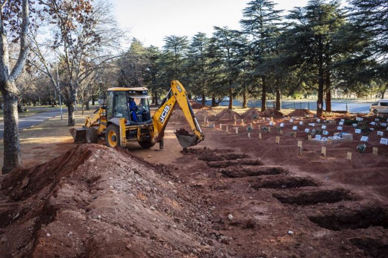 COVID-19: PANDEMIA JÁ PROVOCOU MAIS DE 606 MIL MORTES E 14,5 MILHÕES DE INFETADOS