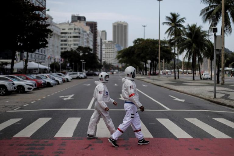 COVID-19: BRASIL REGISTA QUASE 60 MIL CASOS E 1.311 MORTES EM 24 HORAS